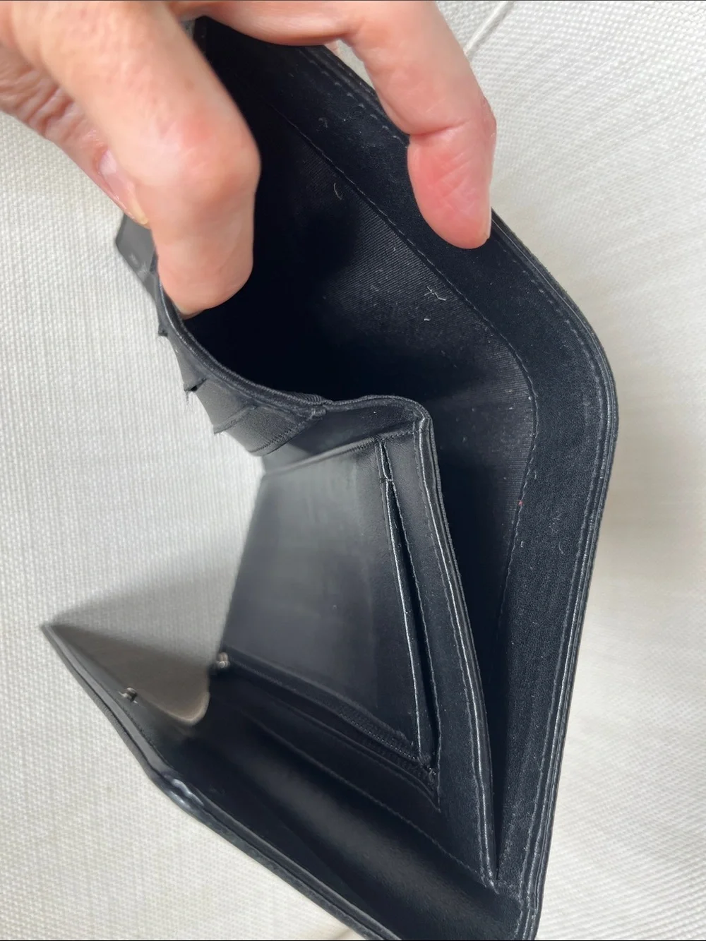 Classic CHANEL Wallet - Black Caviar Leather